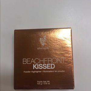 Younique beach front kissed powder highlighter